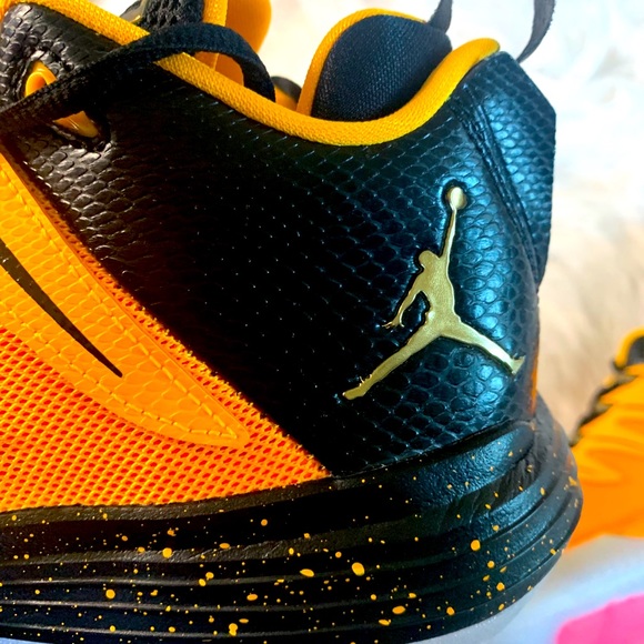 SUPER RARE- Deadstock Jordan CP3 IX Yellow Dragons 7Y - Picture 5 of 8